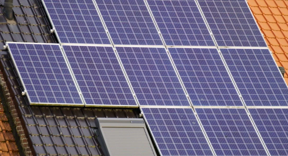 EDF pose-t-il vraiment des panneaux solaires chez les particuliers ? vous devez absolument savoir avant 2026